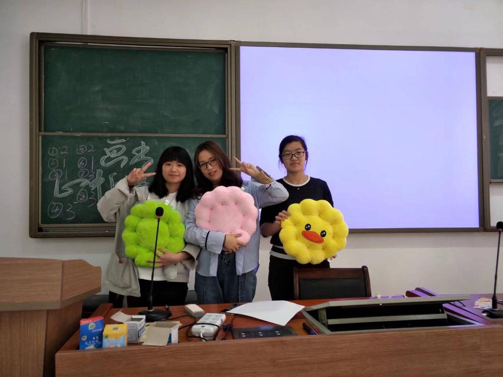 理事合影留念